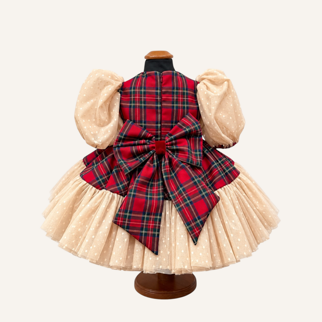 Abito in tartan con tulle