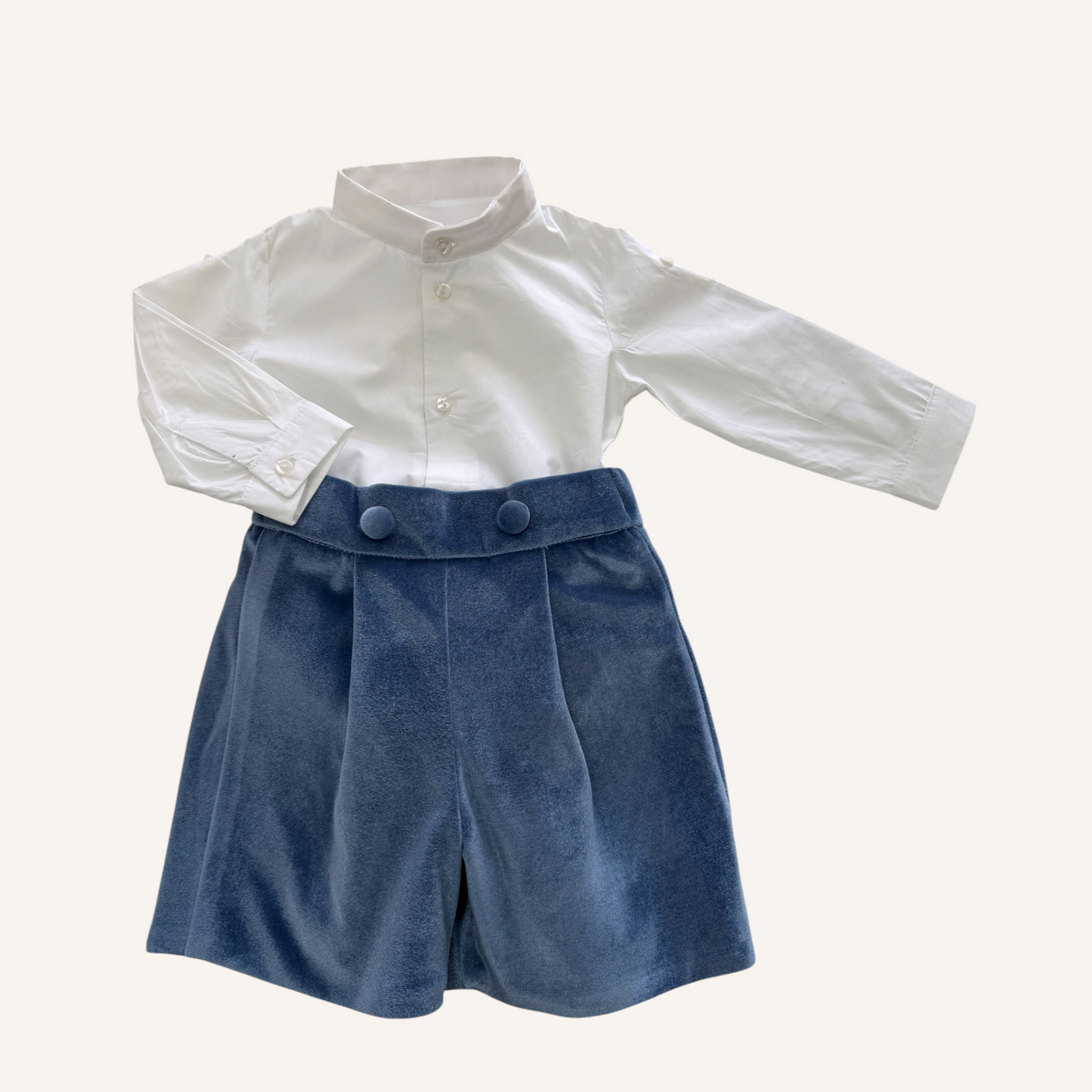Completo in velluto azzurro polvere