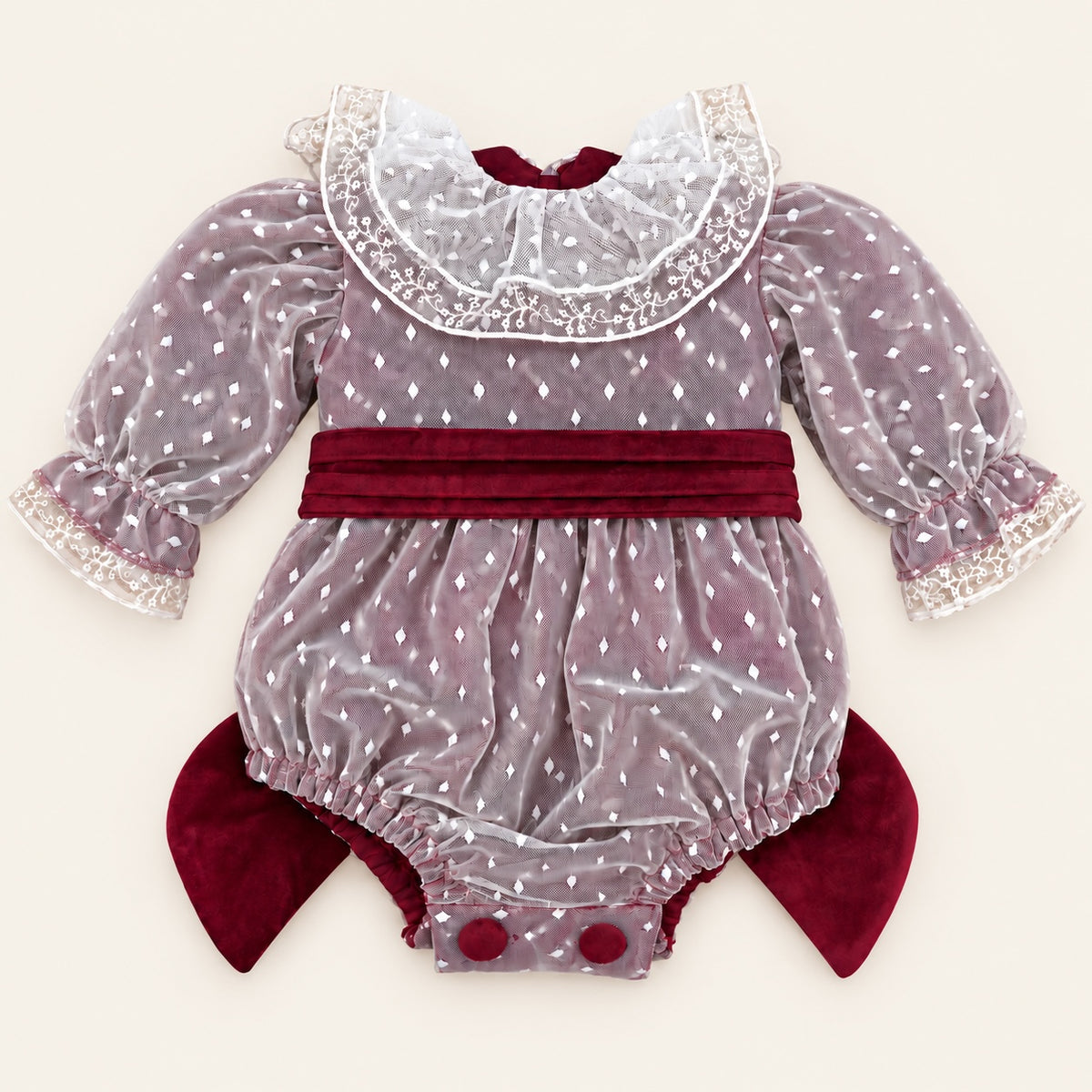 Pagliaccetto La Boutique dei Bambini in tulle malva plumetis con colletto in pizzo bianco e fascia in velluto bordeaux