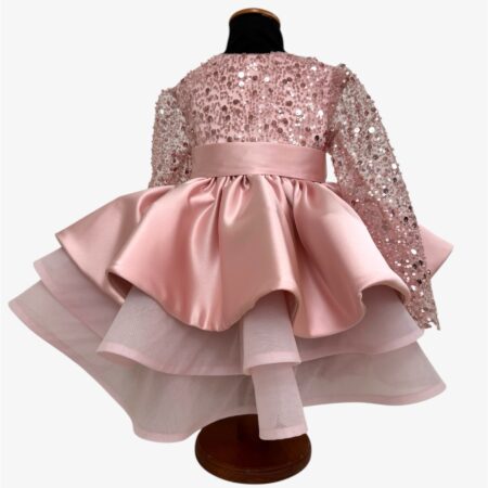 Abito in perline rosa antico con gonna in seta