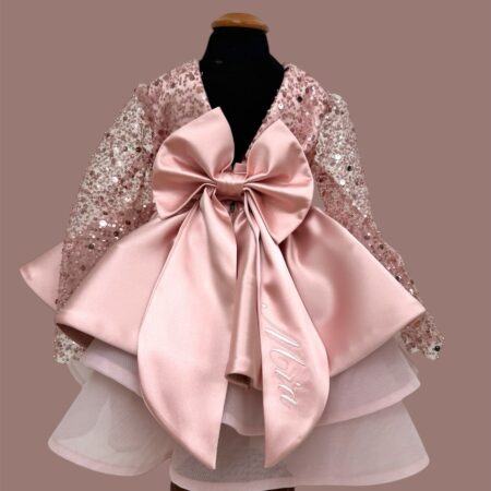 Abito in perline rosa antico con gonna in seta