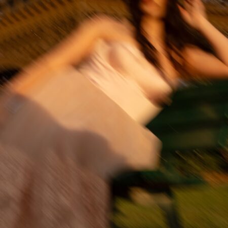 Abito in seta con gonna in tulle con pizzo