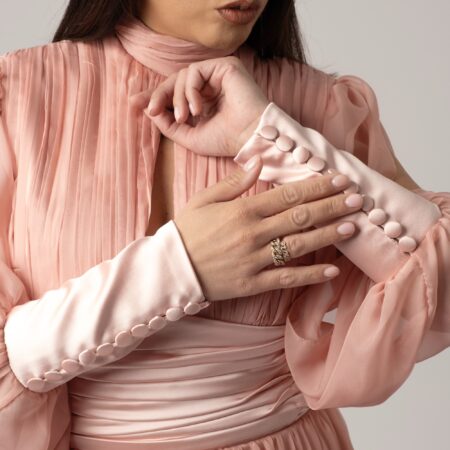 Abito Sartoriale in Chiffon Plissettato e Seta Delicata