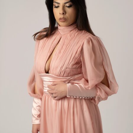 Abito Sartoriale in Chiffon Plissettato e Seta Delicata