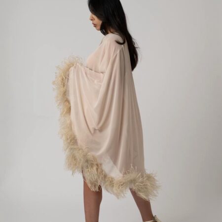 Abito in chiffon con piume boa