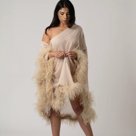 Abito in chiffon con piume boa