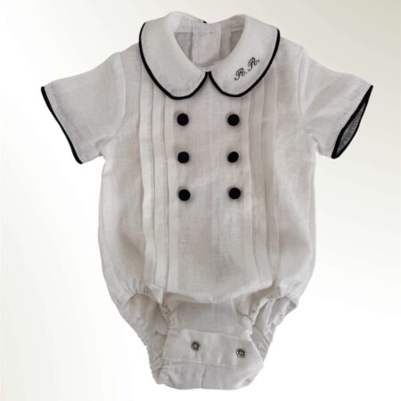 Completo in lino con bottoni