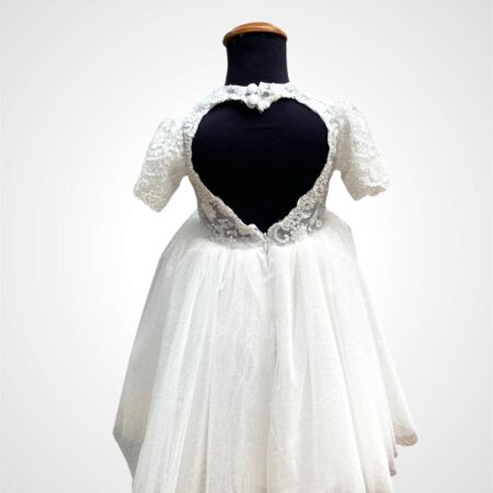 Abito in tulle super luminoso ,con corpino di pizzo perlinato e scollo a cuore dietro