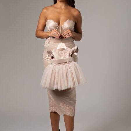 Coordinato mamma figlia in seta cipria con dettagli in pizzo