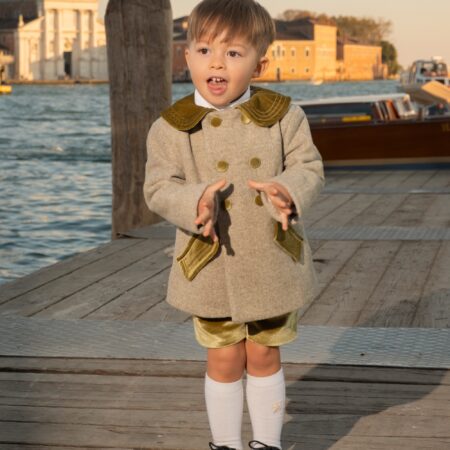 Cappottino in panno con dettagli in velluto verde acido