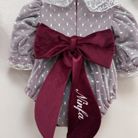 Pagliaccetto in velluto bordeaux con tulle pois