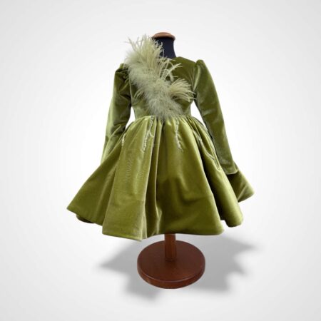 Abito bimba fatal con piume e punti luce