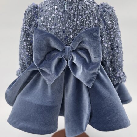 Abito corpino in perline e gonna in velvet