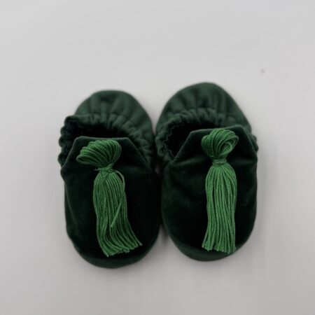 Scarpine con nappi a da culla in velluto verde bosco