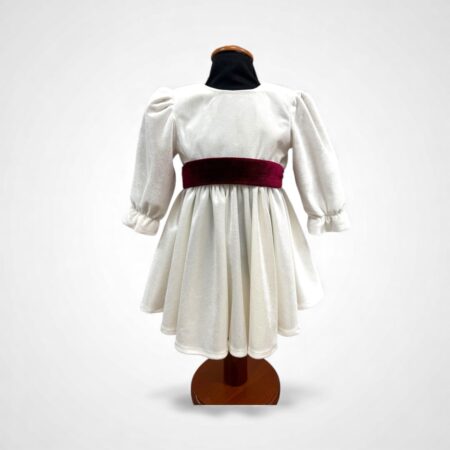 Abito in velluto bianco seta con fiocco bordeaux